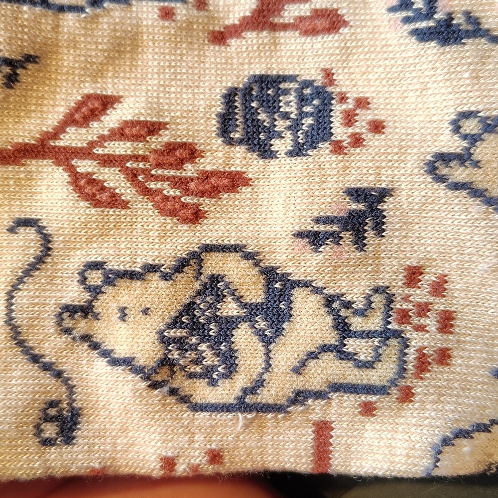 🍯Disney Winnie The Pooh Crew Socks - Picture 2 of 6